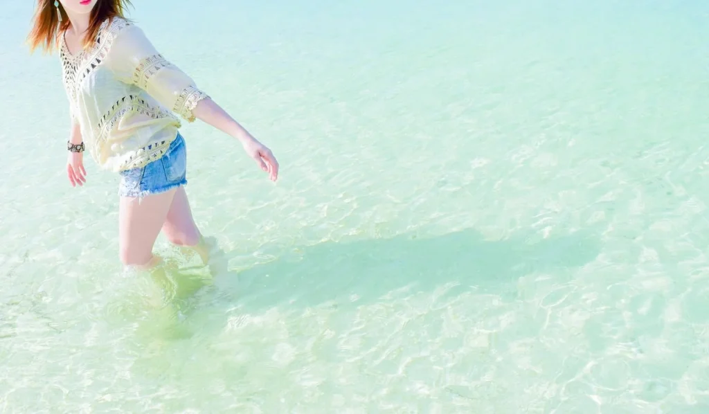 海と女性